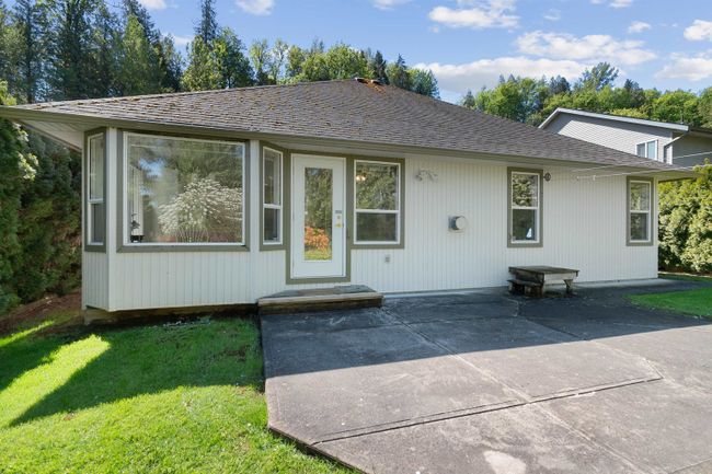 47536 Chartwell Drive, House other with 3 bedrooms, 2 bathrooms and 4 parking in Chilliwack BC | Image 2