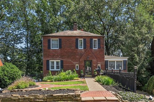 412 Mcclellan Dr, Pleasant Hills, PA, 15236-4108 | Card Image