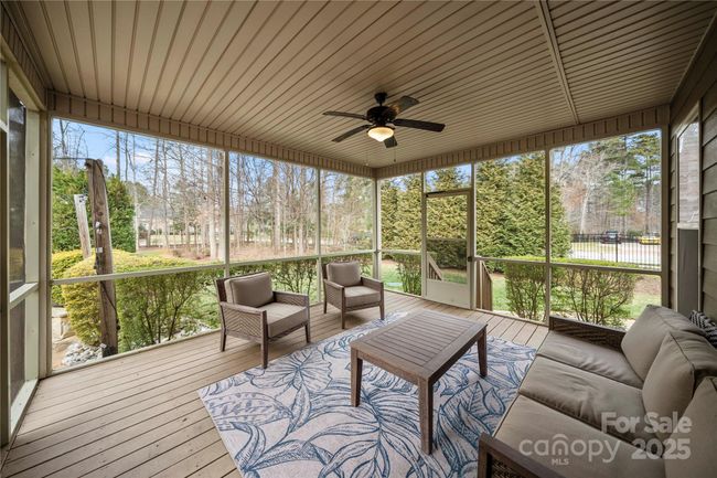 Screened in back porch | Image 43
