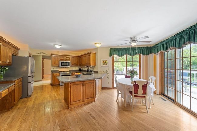 N31W7262 Lincoln Boulevard, House other with 5 bedrooms, 3 bathrooms and null parking in Cedarburg WI | Image 6