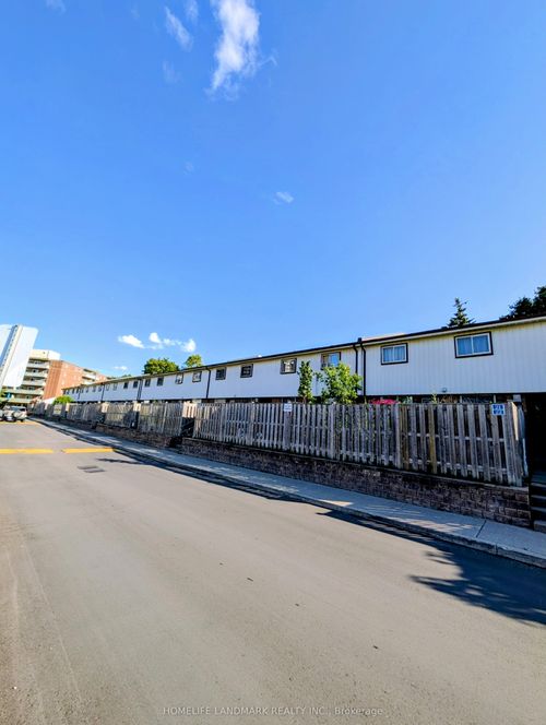15-120 Nonquon Rd, Oshawa, ON, L1G7E6 | Card Image