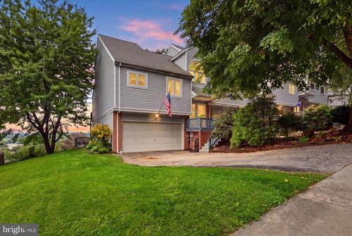 50 Greenleaf Rd, YORK, PA, 17406-3268 | Card Image