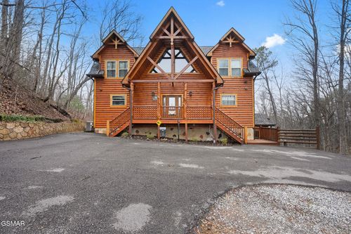 1041 Vista Dr, Gatlinburg, TN, 37738-5585 | Card Image