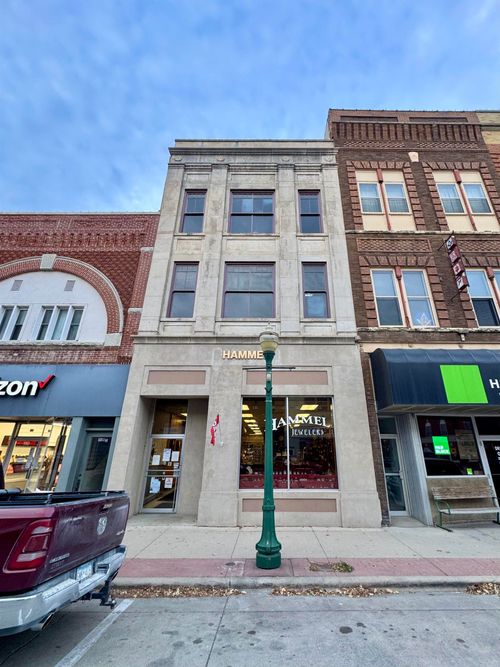 108 W Water St, Decorah, IA, 52101-1806 | Card Image