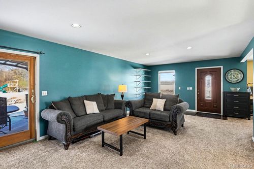 11675 Owosso Rd, Fowlerville, MI, 48836-9571 | Card Image