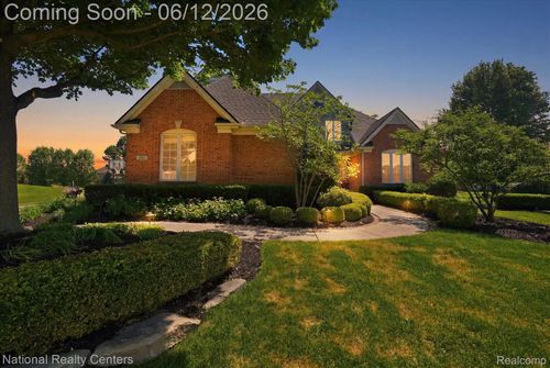 1042 Saint Andrews, Highland, MI, 48357-4756 | Card Image