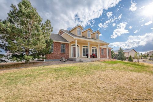 7203 Crested Butte Dr, Cheyenne, WY, 82009-3629 | Card Image