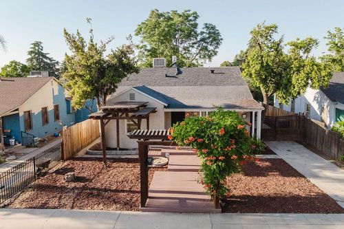 1421 E Terrace Ave, Fresno, CA, 93704-5847 | Card Image