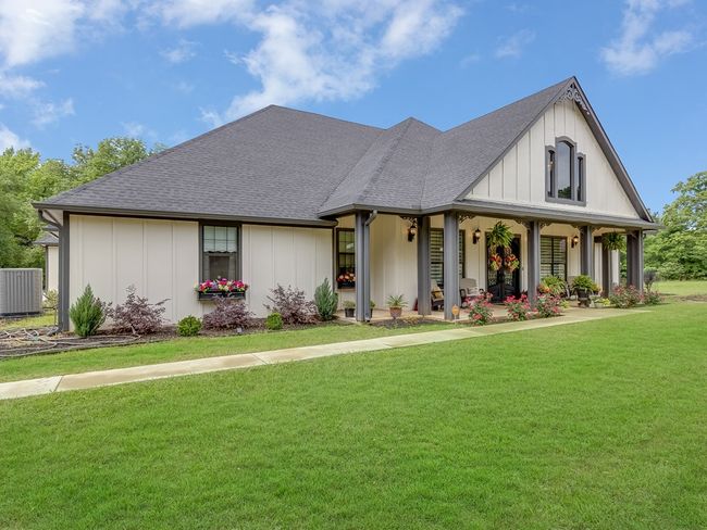 655 An County Road 403, Home with 3 bedrooms, 3 bathrooms and 3 parking in Palestine TX | Image 4