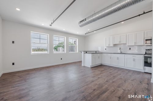 g-424 Main St, Middletown, CT, 06457-3366 | Card Image