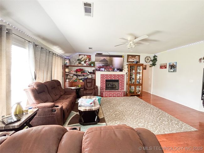 12217 S Cedar Ave, House other with 3 bedrooms, 2 bathrooms and null parking in Jenks OK | Image 13