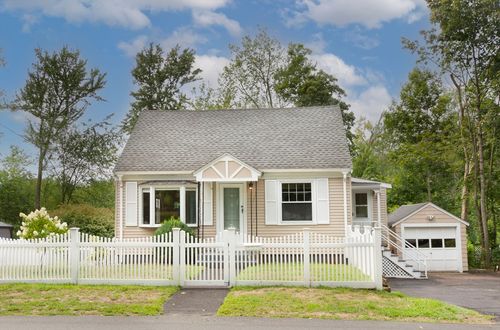 13 Brook St, Reading, MA, 01867-3635 | Card Image