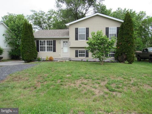 93 Midnoon Dr, MARTINSBURG, WV, 25404-3881 | Card Image