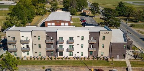 205-726 E Emma Avenue, Springdale, AR, 72764 | Card Image