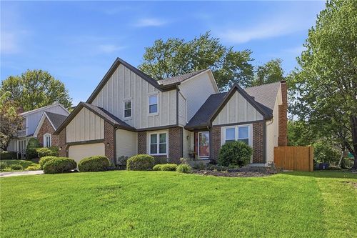 15506 92nd Pl, Lenexa, KS, 66219-1922 | Card Image