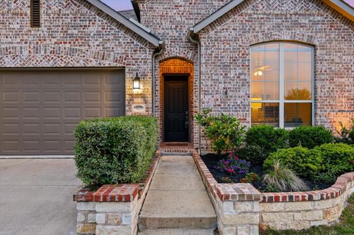 812 Hawks Way, Argyle, TX, 76226-3178 | Card Image