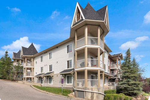 7201-70 Panamount Dr Nw, Calgary, AB, T3K6G8 | Card Image