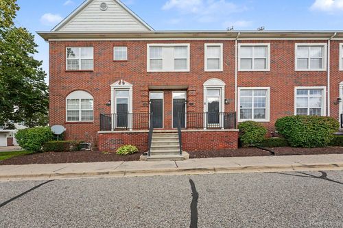 43054 Strand Dr, Sterling Heights, MI, 48313-2752 | Card Image