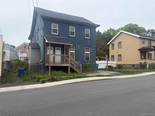 8 Roberts St, Middletown, NY, 10940-5007 | Card Image
