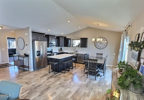 1308 Plains Bnd Se, Mandan, ND, 58554-5725 | Card Image