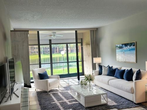 109-5609 Coral Lake Dr, Margate, FL, 33063-5869 | Card Image