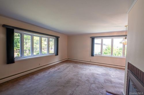 28 Corona Rd, Rocky Point, NY, 11778-9731 | Card Image