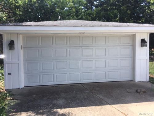 30823 Blairmoor Dr, Madison Heights, MI, 48071-2183 | Card Image