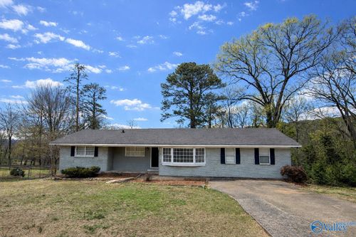 818 Bellevue Dr, GADSDEN, AL, 35904-3650 | Card Image