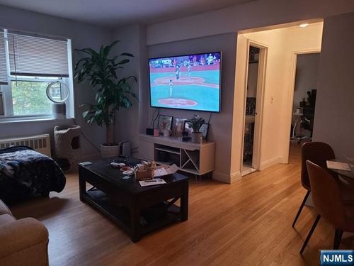 2215 Central Rd, Fort Lee, NJ, 07024-7551 | Card Image