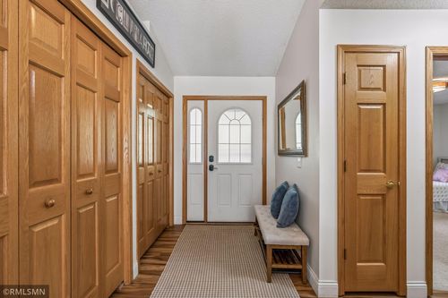 5203 Pathways Ave, White Bear Lake, MN, 55110-6551 | Card Image