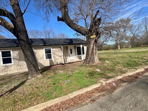 1844 W Houston St, Paris, TX, 75460-3764 | Card Image