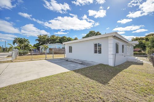 2-1157 W 36th St, Riviera Beach, FL, 33404-2001 | Card Image