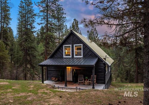 9 Upper Fitchs Point Rd, Garden Valley, ID, 83622-5241 | Card Image
