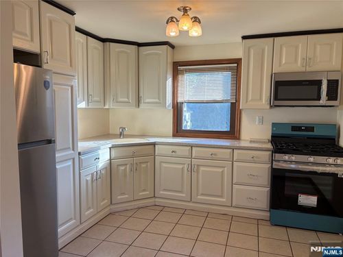 39 Academy Ave, Plainfield, NJ, 07062-1301 | Card Image
