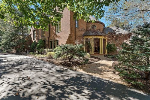 102-104 Thornbrook Dr, Butler, PA, 16002-3960 | Card Image