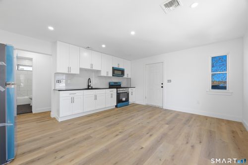 3-145 Crystal Avenue, New London, CT, 06320 | Card Image