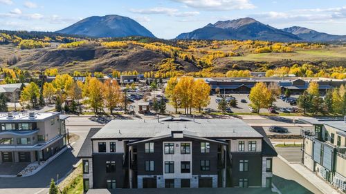 b12-740 Blue River Pkwy, SILVERTHORNE, CO, 80498-5339 | Card Image