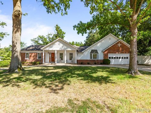 723 Oak Valley Dr, Des Peres, MO, 63131-3935 | Card Image