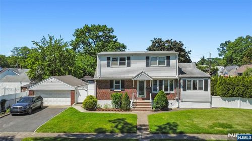 120 Godwin Ave, Elmwood Park, NJ, 07407-2819 | Card Image