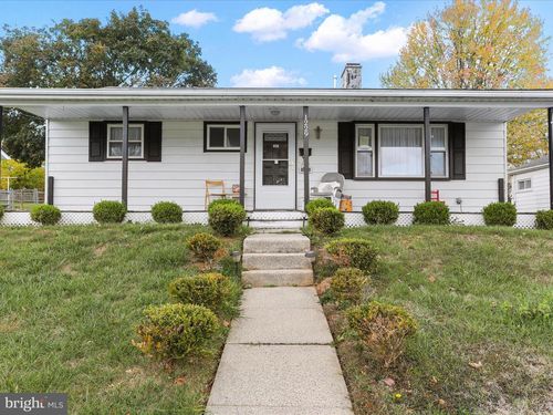 1229 Wayne Ave, HAGERSTOWN, MD, 21742-3047 | Card Image