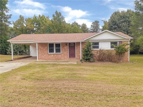 305 Broad St, Reidsville, NC, 27320-6505 | Card Image