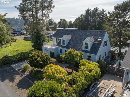 9235 Trout Pl, Gleneden Beach, OR, 97388-4500 | Card Image