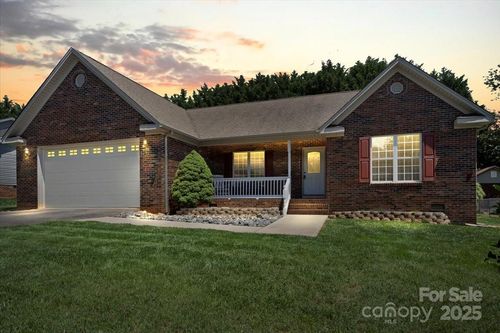 1011 Atherstone St Nw, Conover, NC, 28613-8131 | Card Image
