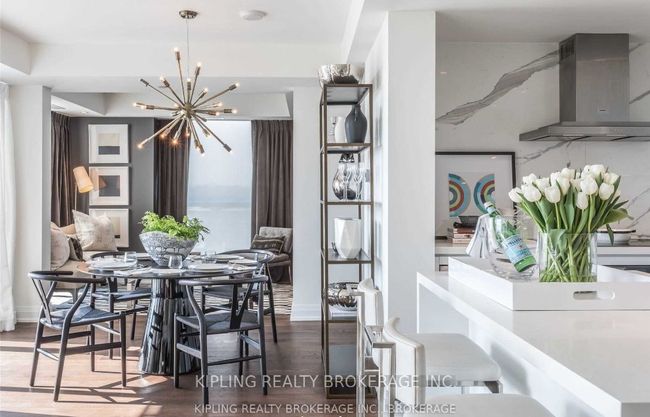 604 - 101 St Clair Ave W, Condo with 3 bedrooms, 2 bathrooms and null parking in Toronto ON | Image 7
