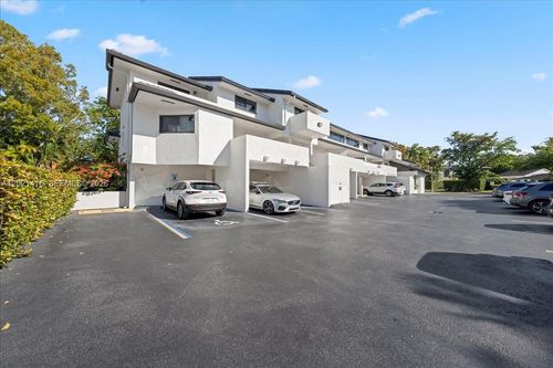 207-5750 Turin St, Coral Gables, FL, 33146-3261 | Card Image