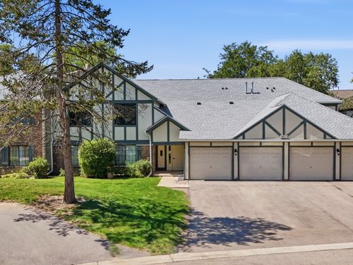 7-1952 N Hidden Creek Cir, Palatine, IL, 60074-2404 | Card Image