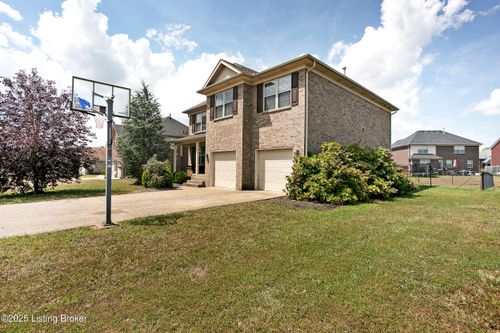 371 Persimmon Dr, Mt Washington, KY, 40047-5850 | Card Image