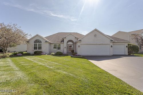 7017 Shadowridge Dr, Waterville, OH, 43566-1721 | Card Image