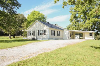 2704 Waynesboro Hwy, House other with 3 bedrooms, 2 bathrooms and 3 parking in Hohenwald TN | Image 3