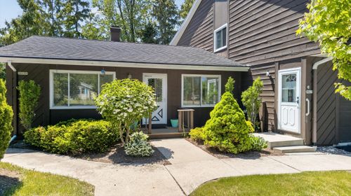 2619 Camelot Blvd, Sheboygan, WI, 53081-7439 | Card Image